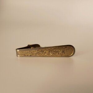 Vintage Textured Scroll Men's Tie Clip Bar Alligator Classic Gold Tone Patina